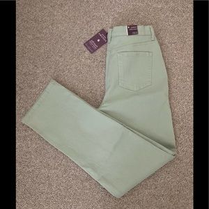Gloria Vanderbilt Amanda jeans